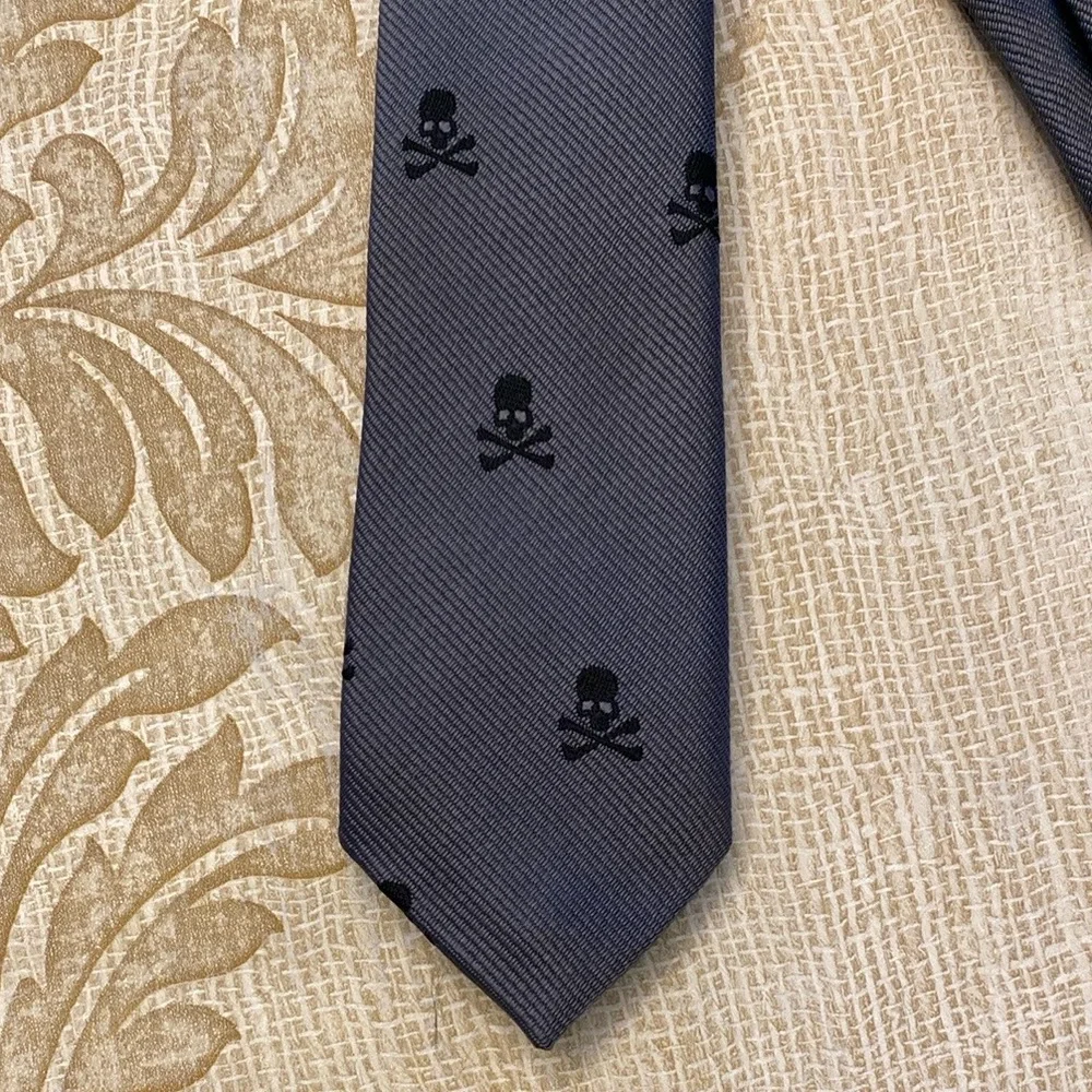 ☠️ Kids Skull & Crossbones Gray Skinny Tie